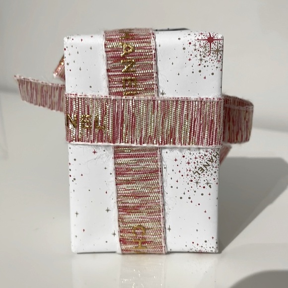 BNIB Chanel Le Lift Hand Cream 50 ml - Picture 8 of 16